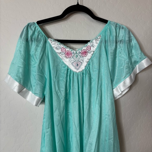 Sears Vintage Nightgown Carriage Court Nylon Embroidered One Size Fits Most Xs-L - Picture 3 of 7